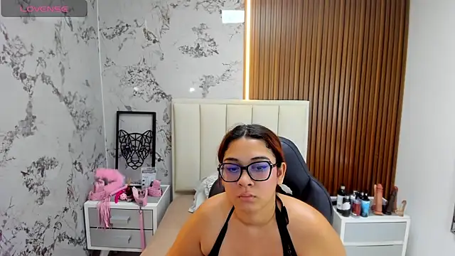 Snapshot of MADISON_ROWAN1 chatting on 09-09-25, 03:06 MADISON ROWAN1 online show from 09-09-25, 03:06