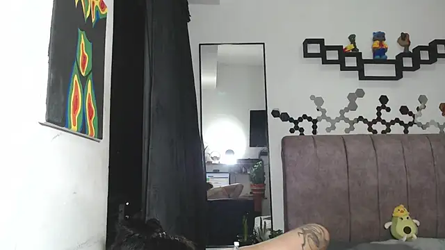 Snapshot of Liza_Thurner chatting on 02-05-25, 03:55 Liza Thurner online show from 02-05-25, 03:55