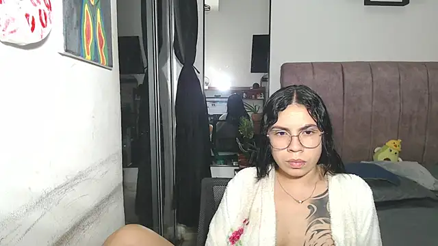 Snapshot of Liza_Thurner chatting on 09-25-25, 03:32 Liza Thurner online show from 09-25-25, 03:32