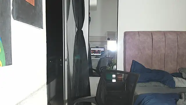 Snapshot of Liza_Thurner chatting on 10-03-25, 11:46 Liza Thurner online show from 10-03-25, 11:46