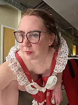 Snapshot of littlelustlamb chatting on 02-21-25, 04:59 littlelustlamb online show from 02-21-25, 04:59