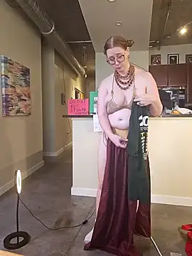 Snapshot of littlelustlamb chatting on 09-18-25, 06:32 littlelustlamb online show from 09-18-25, 06:32