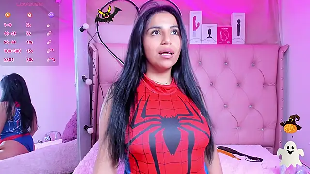 Snapshot of Emma_collins23 chatting on 10-30-25, 11:22 Emma collins23 online show from 10-30-25, 11:22