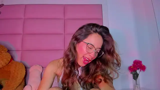 little-Emma online show from 01-16-25, 03:23