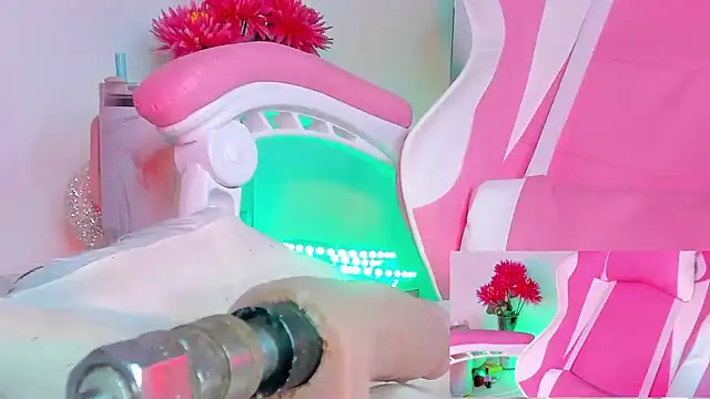 little-Emma online show from 01-25-25, 09:26