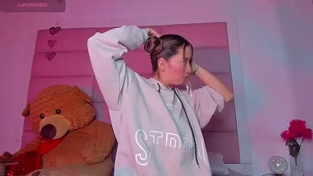 little-Emma online show from 01-27-25, 03:15