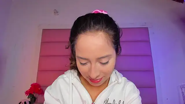 little-Emma online show from 01-12-26, 03:34