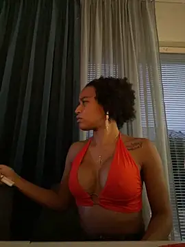 Snapshot of Black_Dolll chatting on 12-29-24, 01:49 Black Dolll online show from 12-29-24, 01:49