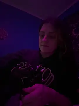 Snapshot of emilysue1 chatting on 03-16-25, 07:48 emilysue1 online show from 03-16-25, 07:48