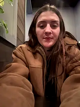 Snapshot of emilysue1 chatting on 12-14-25, 05:02 emilysue1 online show from 12-14-25, 05:02