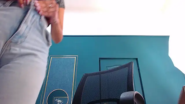 SerenaXMendez online show from 02-12-25, 09:20