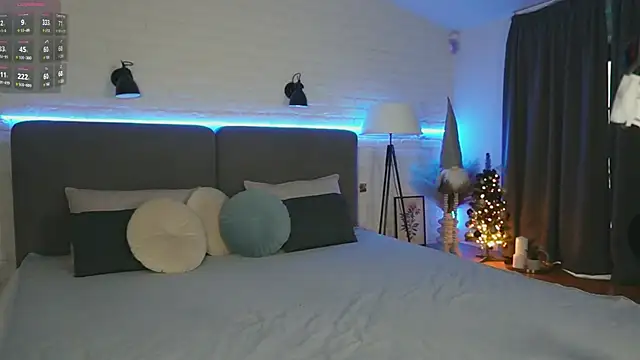 Viola  moon online show from 12-27-24, 12:56