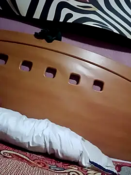 pineda1689 online show from 01-05-25, 05:20