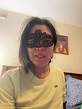 Reinacatchile online show from 02-19-25, 01:40