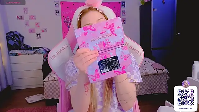 Milia Parker online show from 12-16-25, 07:30