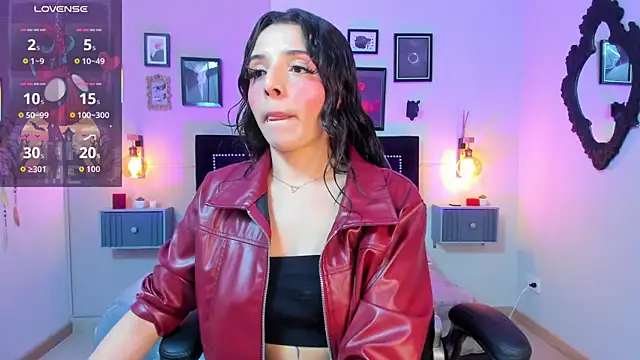 Charlotte  Benett online show from 11-03-25, 04:36