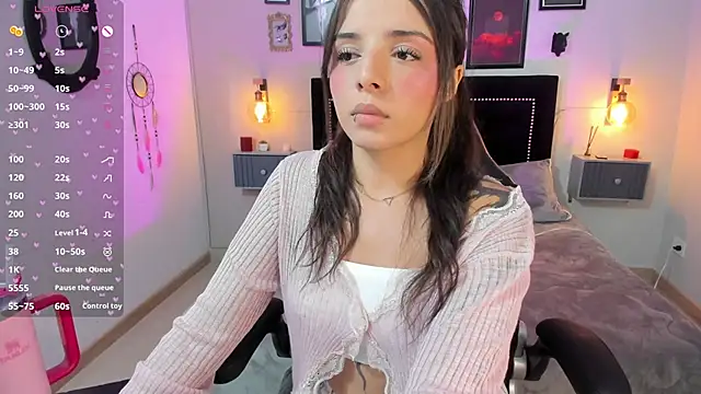 Charlotte  Benett online show from 02-12-26, 04:07