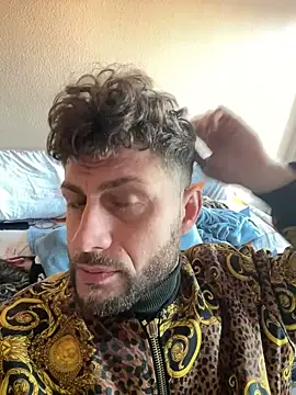 Snapshot of michifolli92 chatting on 03-03-25, 08:27 michifolli92 online show from 03-03-25, 08:27