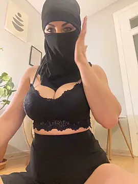 Snapshot of Amberonee31 chatting on 02-06-25, 06:24 Amberonee31 online show from 02-06-25, 06:24