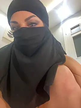 Snapshot of Amberonee31 chatting on 02-10-25, 10:51 Amberonee31 online show from 02-10-25, 10:51