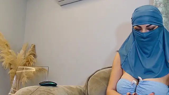 Snapshot of Amberonee31 chatting on 03-05-25, 08:53 Amberonee31 online show from 03-05-25, 08:53