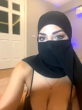 Snapshot of Amberonee31 chatting on 10-19-25, 08:31 Amberonee31 online show from 10-19-25, 08:31