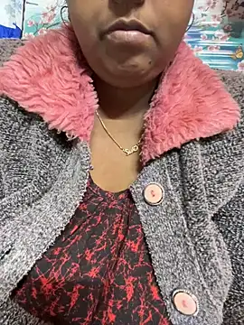 Snapshot of Beauty-queen chatting on 01-10-25, 01:31 Beauty-queen online show from 01-10-25, 01:31