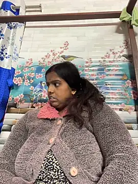 Snapshot of Beauty-queen chatting on 01-13-25, 01:39 Beauty-queen online show from 01-13-25, 01:39