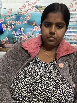 Snapshot of Beauty-queen chatting on 01-18-25, 01:51 Beauty-queen online show from 01-18-25, 01:51