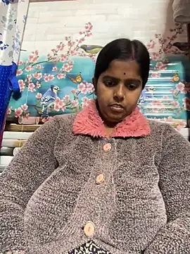 Snapshot of Beauty-queen chatting on 01-24-25, 03:55 Beauty-queen online show from 01-24-25, 03:55