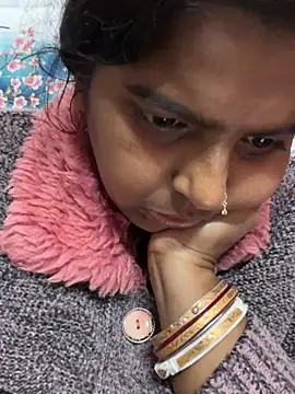 Snapshot of Beauty-queen chatting on 02-09-25, 04:18 Beauty-queen online show from 02-09-25, 04:18