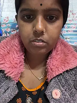 Snapshot of Beauty-queen chatting on 02-10-25, 01:33 Beauty-queen online show from 02-10-25, 01:33