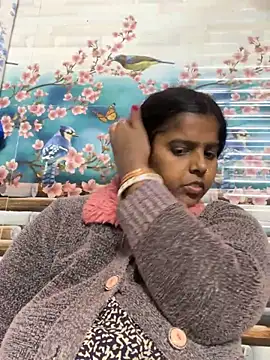 Snapshot of Beauty-queen chatting on 02-12-25, 01:59 Beauty-queen online show from 02-12-25, 01:59