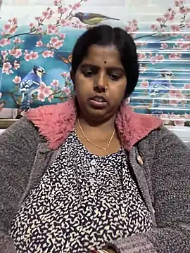 Snapshot of Beauty-queen chatting on 02-21-25, 05:09 Beauty-queen online show from 02-21-25, 05:09