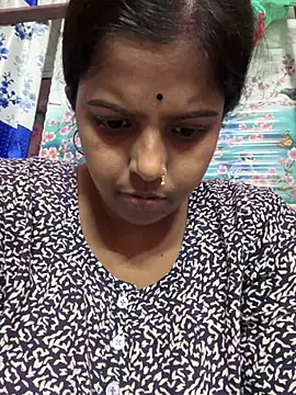 Snapshot of Beauty-queen chatting on 03-05-25, 04:46 Beauty-queen online show from 03-05-25, 04:46