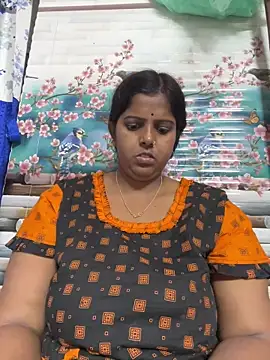 Snapshot of Beauty-queen chatting on 03-11-25, 02:18 Beauty-queen online show from 03-11-25, 02:18