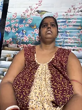 Snapshot of Beauty-queen chatting on 09-15-25, 11:10 Beauty-queen online show from 09-15-25, 11:10