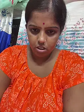 Snapshot of Beauty-queen chatting on 10-06-25, 01:30 Beauty-queen online show from 10-06-25, 01:30