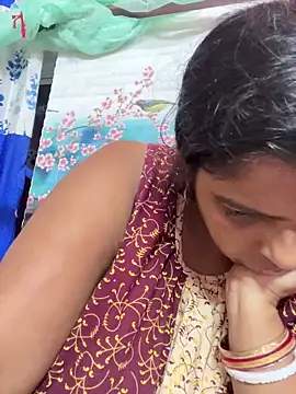 Snapshot of Beauty-queen chatting on 10-12-25, 12:26 Beauty-queen online show from 10-12-25, 12:26