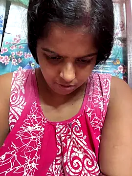 Snapshot of Beauty-queen chatting on 10-31-25, 01:23 Beauty-queen online show from 10-31-25, 01:23