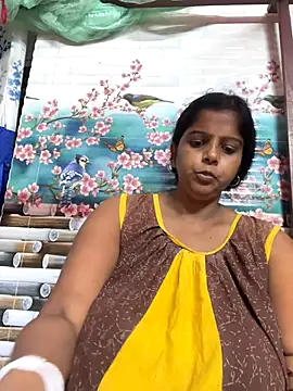 Snapshot of Beauty-queen chatting on 11-01-25, 11:01 Beauty-queen online show from 11-01-25, 11:01