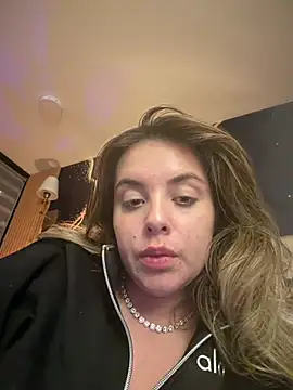 Alirawrz online show from 04-23-26, 01:51