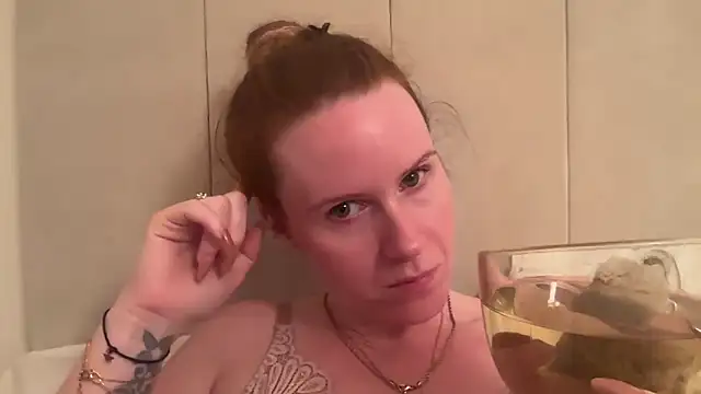 redheadrosie69 online show from 09-29-25, 06:57