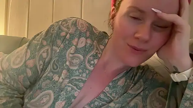 Snapshot of redheadrosie69 chatting on 05-26-26, 06:48 redheadrosie69 online show from 05-26-26, 06:48