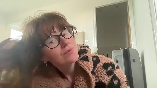 Snapshot of redheadrosie69 chatting on 06-11-26, 04:54 redheadrosie69 online show from 06-11-26, 04:54