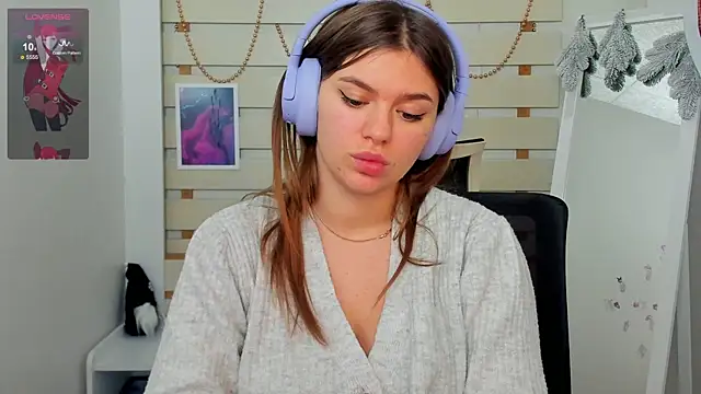 Josephine Kiss online show from 12-22-24, 10:17