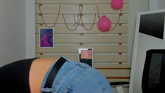 Josephine Kiss online show from 02-14-25, 06:12