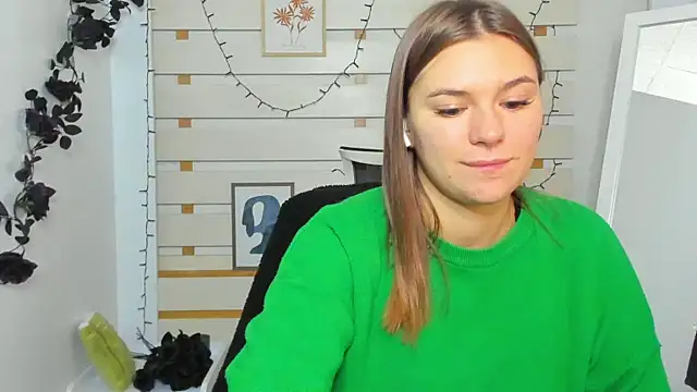 Josephine Kiss online show from 11-13-25, 12:26