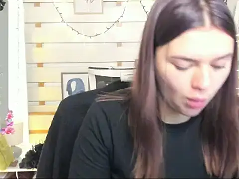 Snapshot of Josephine_Kiss chatting on 12-22-25, 08:11 Josephine Kiss online show from 12-22-25, 08:11