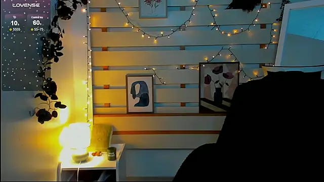 Snapshot of Josephine_Kiss chatting on 02-04-26, 01:06 Josephine Kiss online show from 02-04-26, 01:06